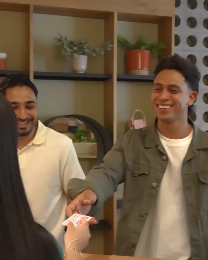 Video of Andrés and Diego, founders of D'Travel, welcoming travelers in Medellín